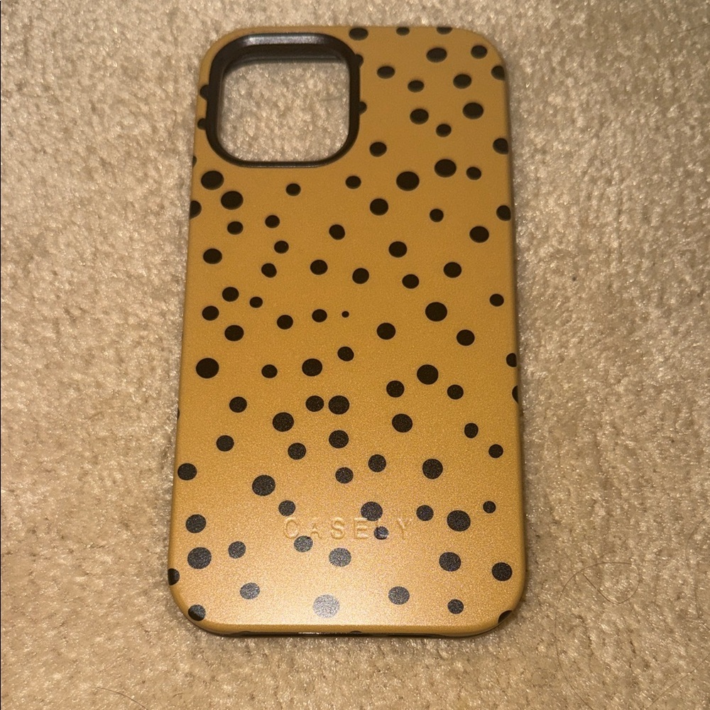 Casely iPhone 12 Pro Max Spot On
Dotted Animal Print Case